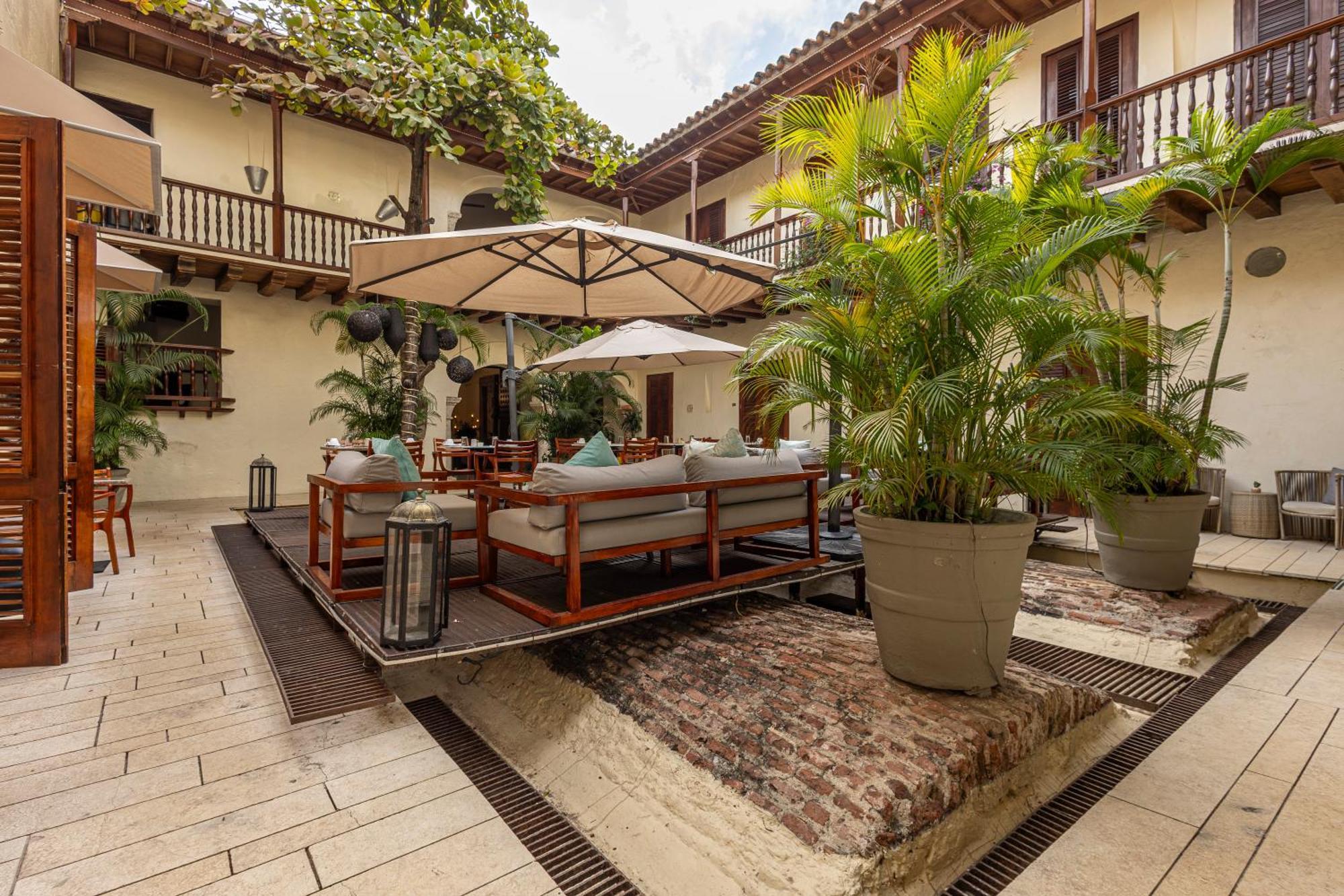 Ananda Boutique - Cosmos Hotel 5*