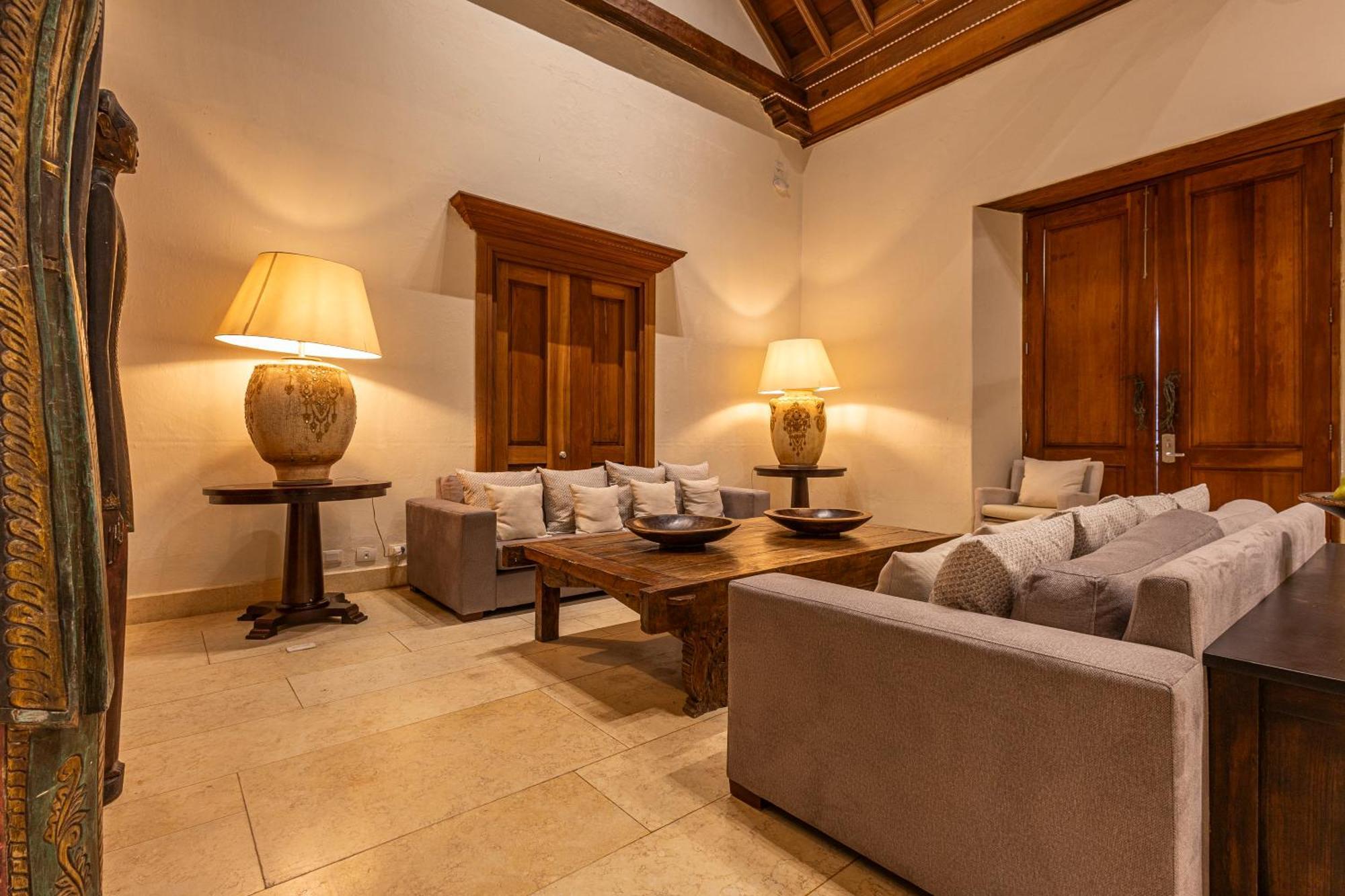 Ananda Boutique - Cosmos Cartagena