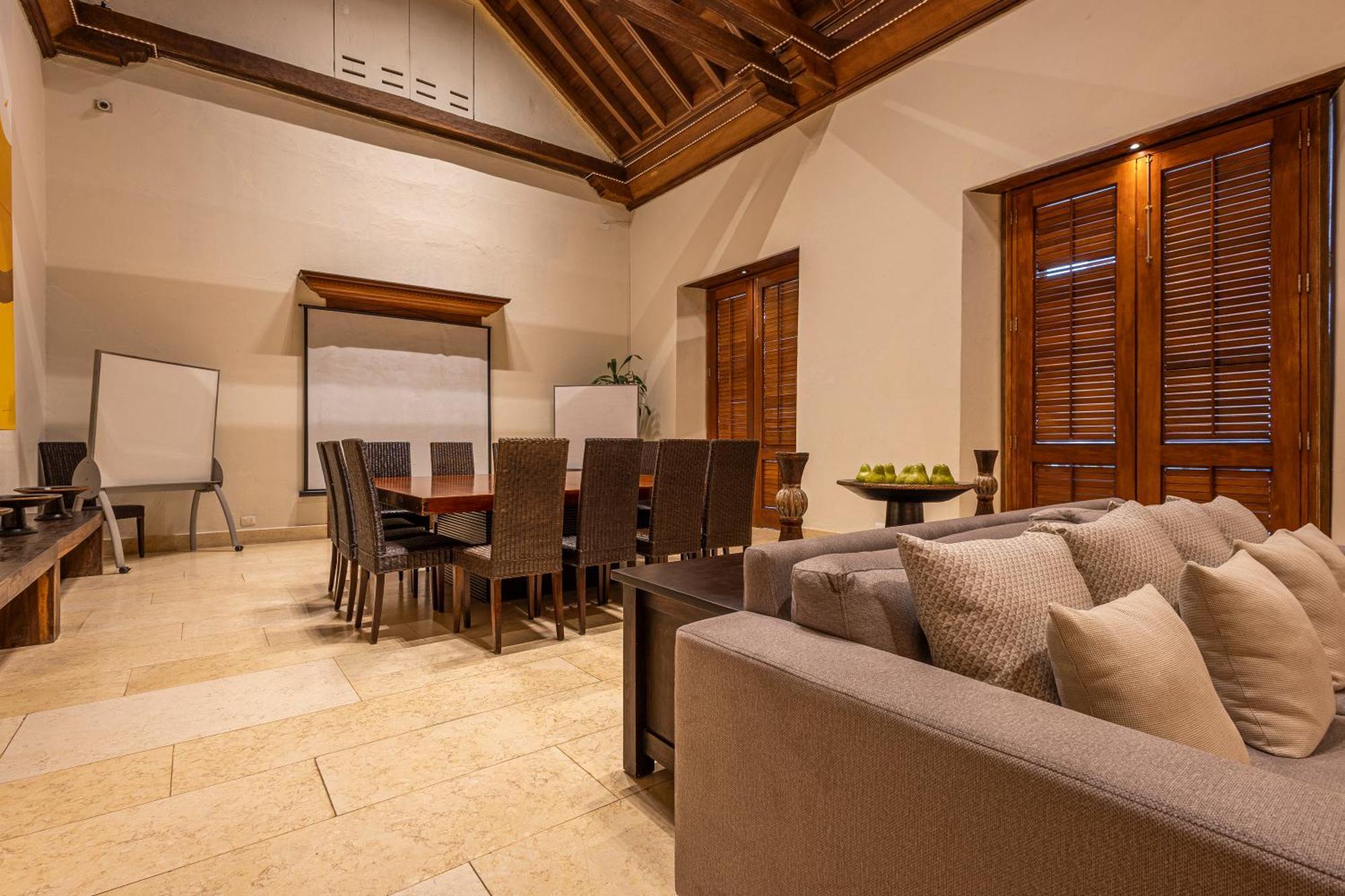 Hotel Ananda Boutique - Cosmos 5*