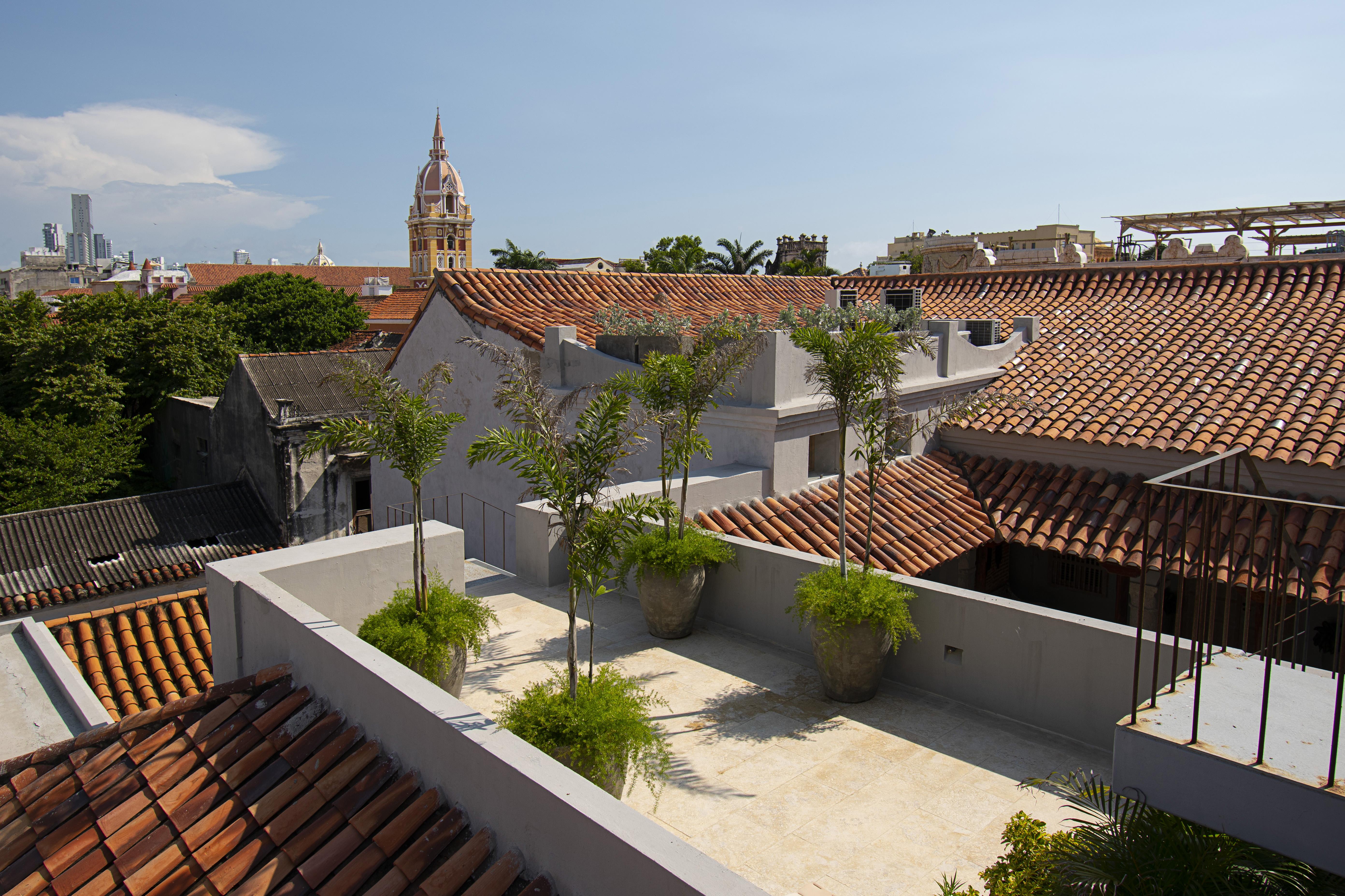 Ananda Boutique - Cosmos Hotel